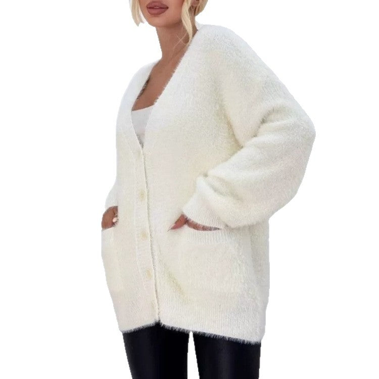 Damen Flauschiger Oversize-Knopfcardigan mit tiefem V‑Ausschnitt und aufgesetzten Taschen EB