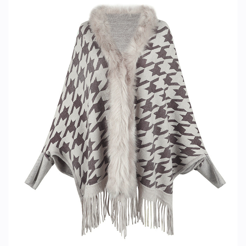 Damen stilvoller Poncho mit exklusivem Fellbesatz und modernem Sternenmuster EB