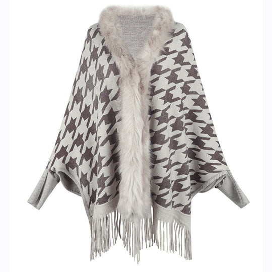 Damen stilvoller Poncho mit exklusivem Fellbesatz und modernem Sternenmuster EB