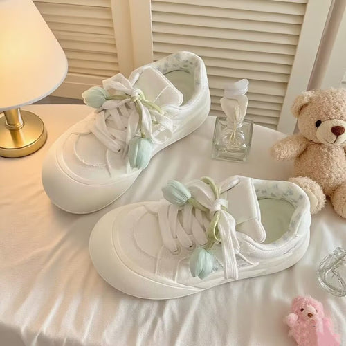 Damen Sneakers mit dekorativen Blütenakzenten und bequemer Polsterung EB