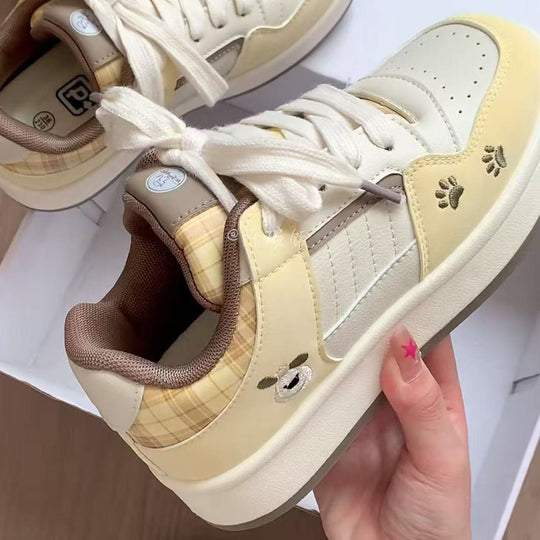 Damen Freizeitsneakers mit karierter Applikation und weicher Polsterung EB
