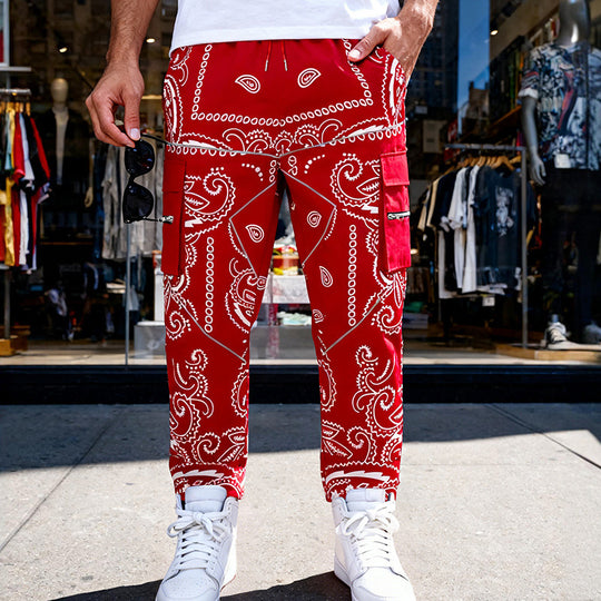 Herren Cargo-Jogginghose im Bandana-Print mit Cargo-Taschen & elastischem Bund EB