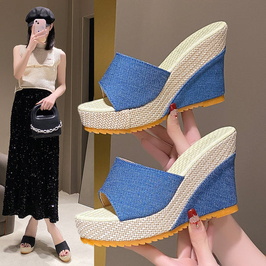 Damen nan Keil-Pantolette mit offenem Zehenbereich breitem Textilriemen Bast-Plateau und gepolstertem Komfortfußbett EB