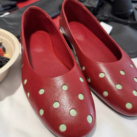 Damen Ballerinas mit luftiger Lochmusterung und trendigen Punkten EB