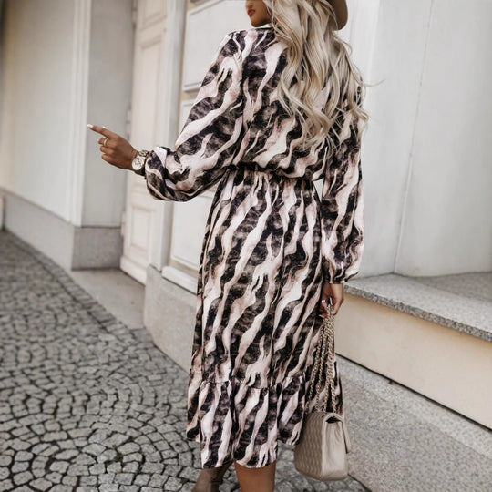 Damen Maxikleid mit geschmackvollem Streifenmuster und praktischen Taschen EB