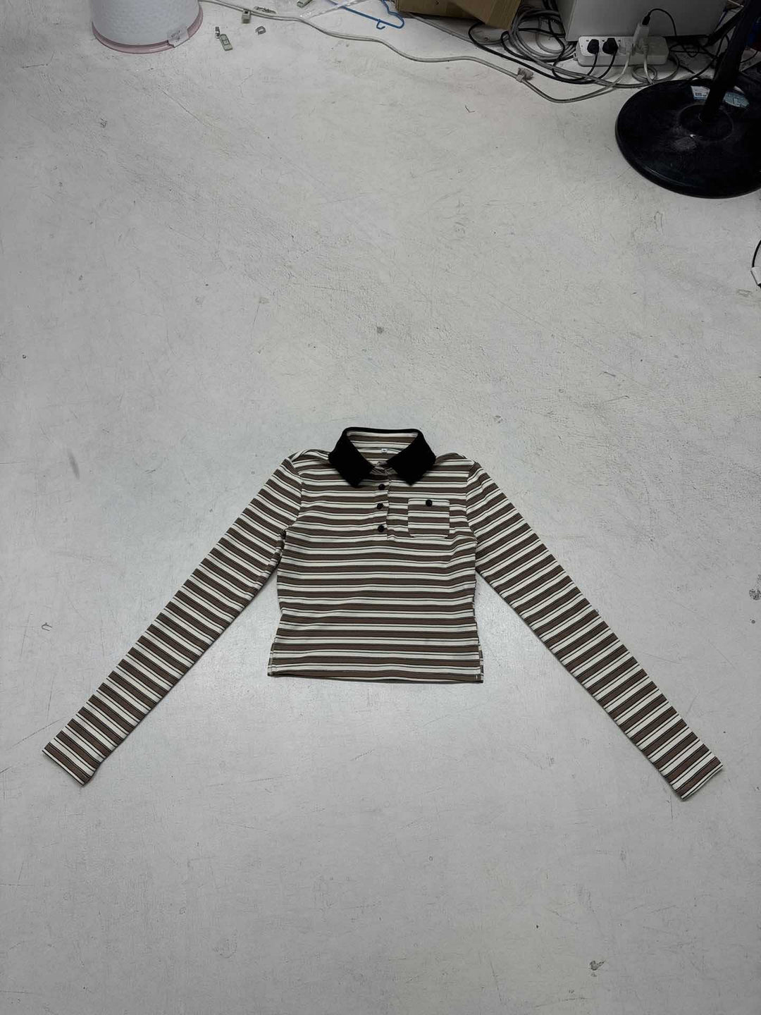 Damen nan gestreiftes Polo-Crop-Longsleeve mit kontrastkragen und Brusttasche EB