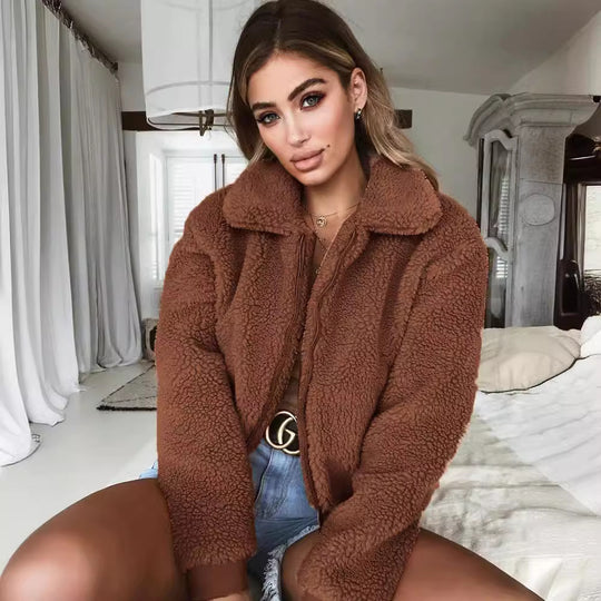 Damen Kuschelige Fleecejacke mit hohem Kragen und elastischen Bündchen EB