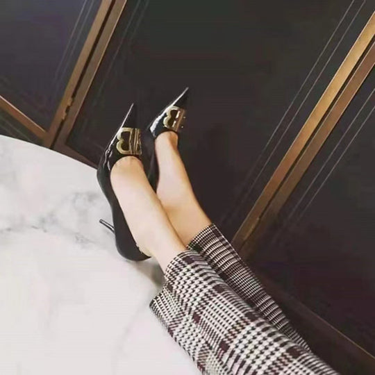 Damen elegante High Heel Pumps mit luxuriösem Design und goldenen Applikationen EB