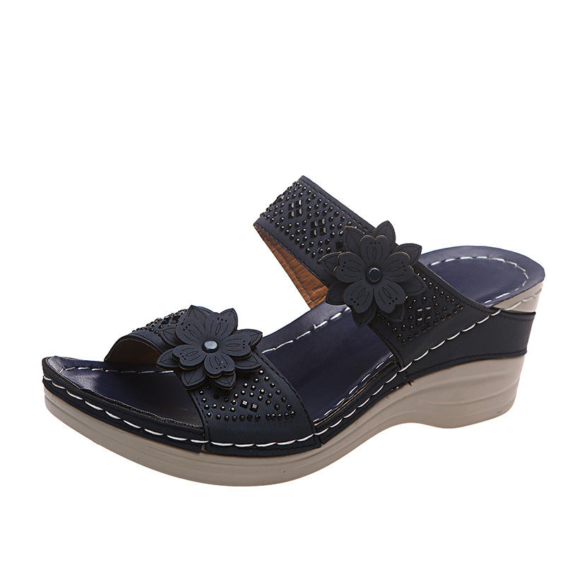 Damen Komfortable und modische Riemensandalen mit floralem Design EB