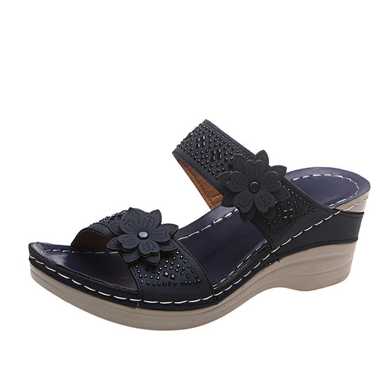 Damen Komfortable und modische Riemensandalen mit floralem Design EB