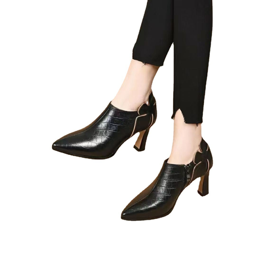 Damen nan spitz zulaufende Ankleboots mit Kroko-Prägung, seitlichem Reißverschluss und geschwungenem Blockabsatz EB