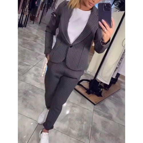 Damen Elegantes business-casual Anzug-Set mit feinen Streifen und modernem Schnitt EB