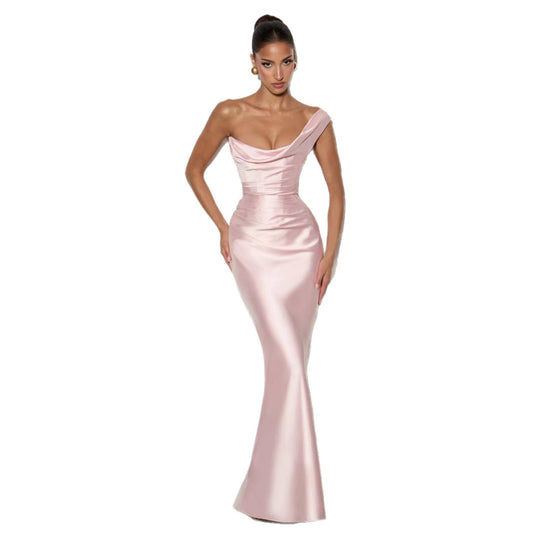 Damen Elegantes Abendkleid mit schulterfreiem Design und fließendem Satin EB