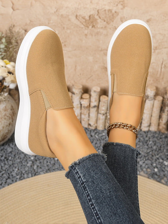 Damen Slip-On Sneakers mit atmungsaktiver Oberflächenstruktur und rutschfester Sohle EB