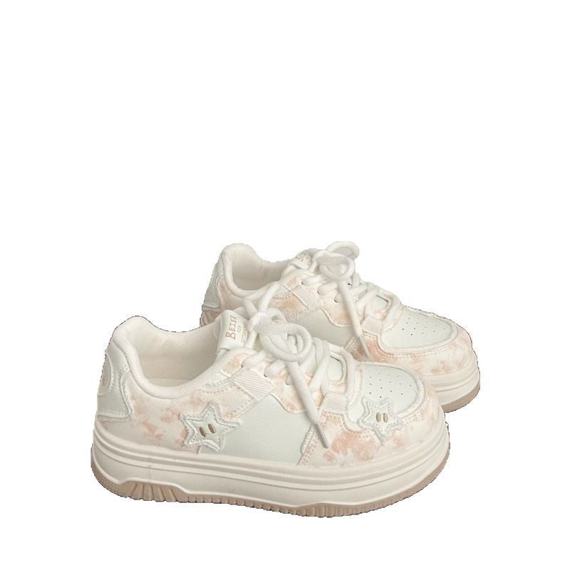 Damen Sneakers mit verspielten Sternen-Applikationen und dämpfender Sohle EB