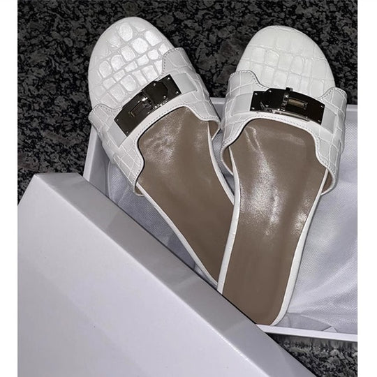 Damen Sling-Pumps mit elegantem Kettenakzent und modischem Schlangenlederdesign EB
