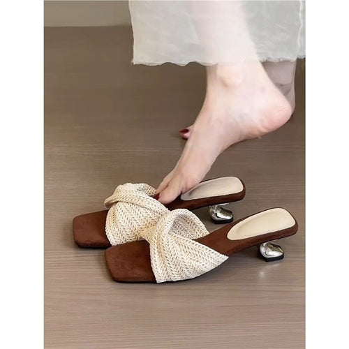 Damen offene Mules mit geflochtenem Design EB