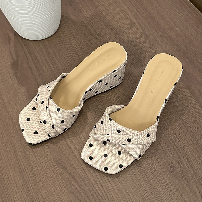 Damen Komfortable Wedge-Pantoletten mit geflochtenem Design EB