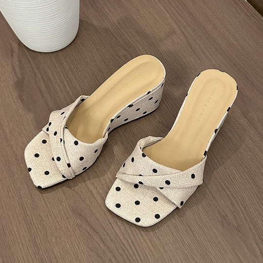 Damen Komfortable Wedge-Pantoletten mit geflochtenem Design EB