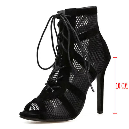 Damen Peep-Toe Stiefeletten aus atmungsaktivem Netzmaterial mit eleganten Schnürdetails EB