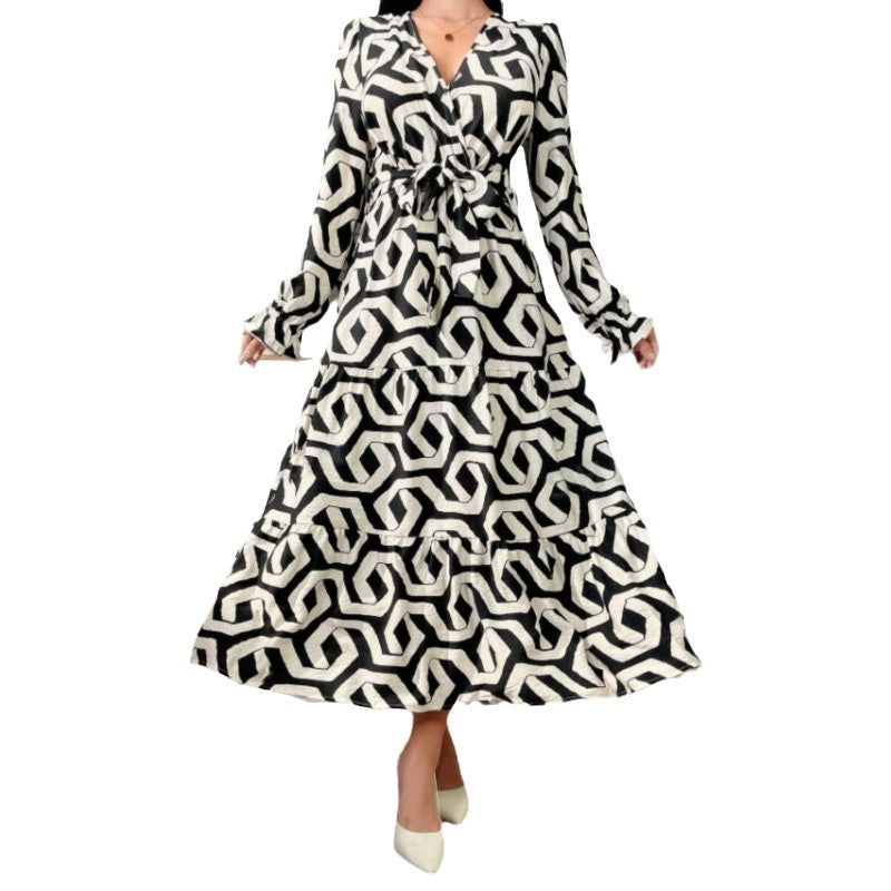 Damen Maxi-Kleid mit modernem geometrischen Druck und taillierbarem Design EB