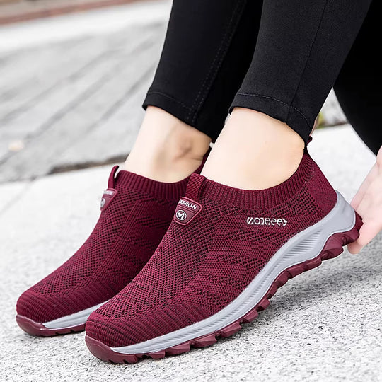 Damen Relaxed Slip-On Sneakers mit atmungsaktivem Strickoberteil und rutschfester Sohle EB