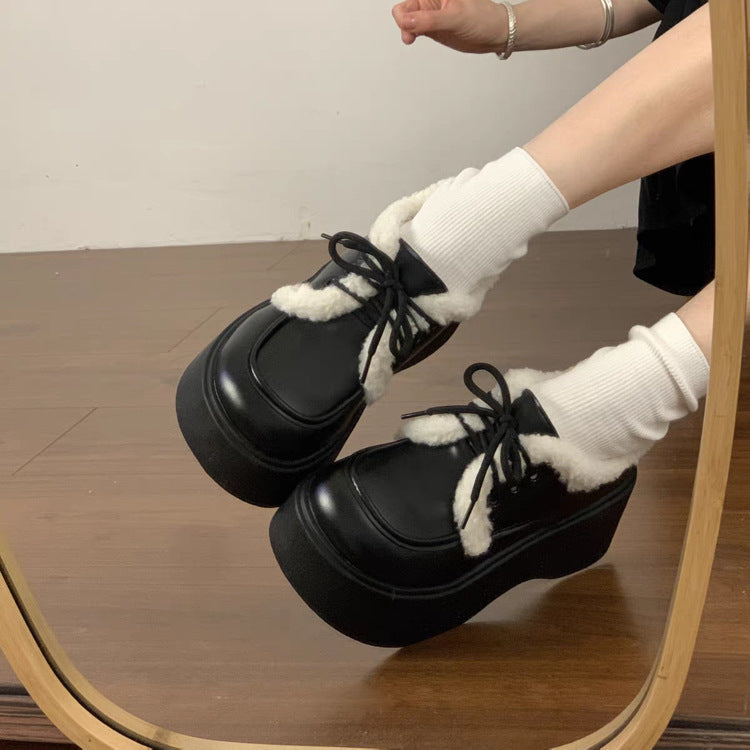 Damen Clogs mit wärmendem Innenfutter und modischem Schnürdesign EB