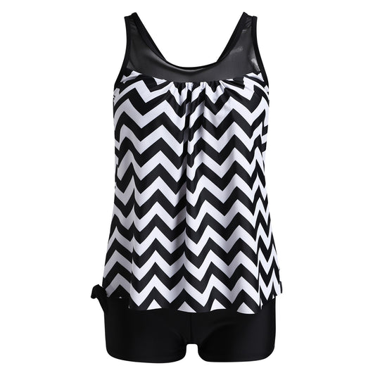Damen Sportliches Strandoutfit mit modischer Raffung EB