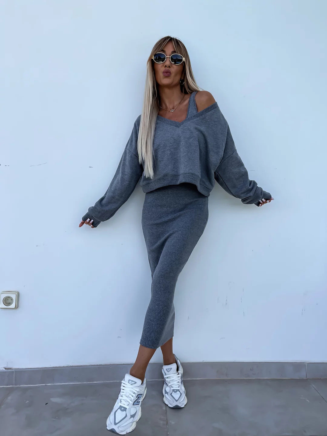 Damen nan zweiteiliges Midirock-Set mit off-shoulder Oversize-Sweatshirt und figurbetontem Bleistiftrock EB