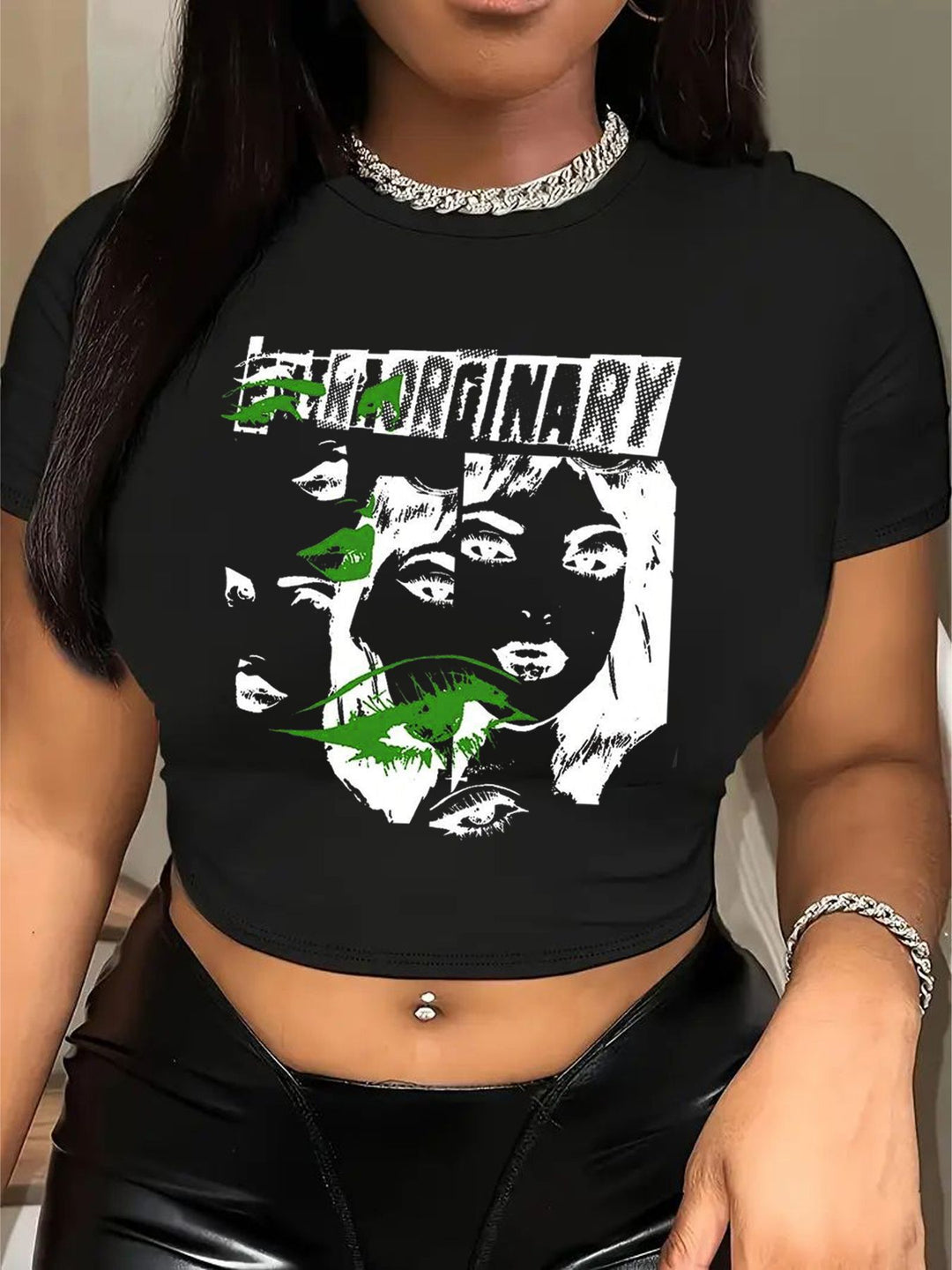 Damen T-Shirt mit verspieltem Katzenmotiv und zarten Flügeln EB