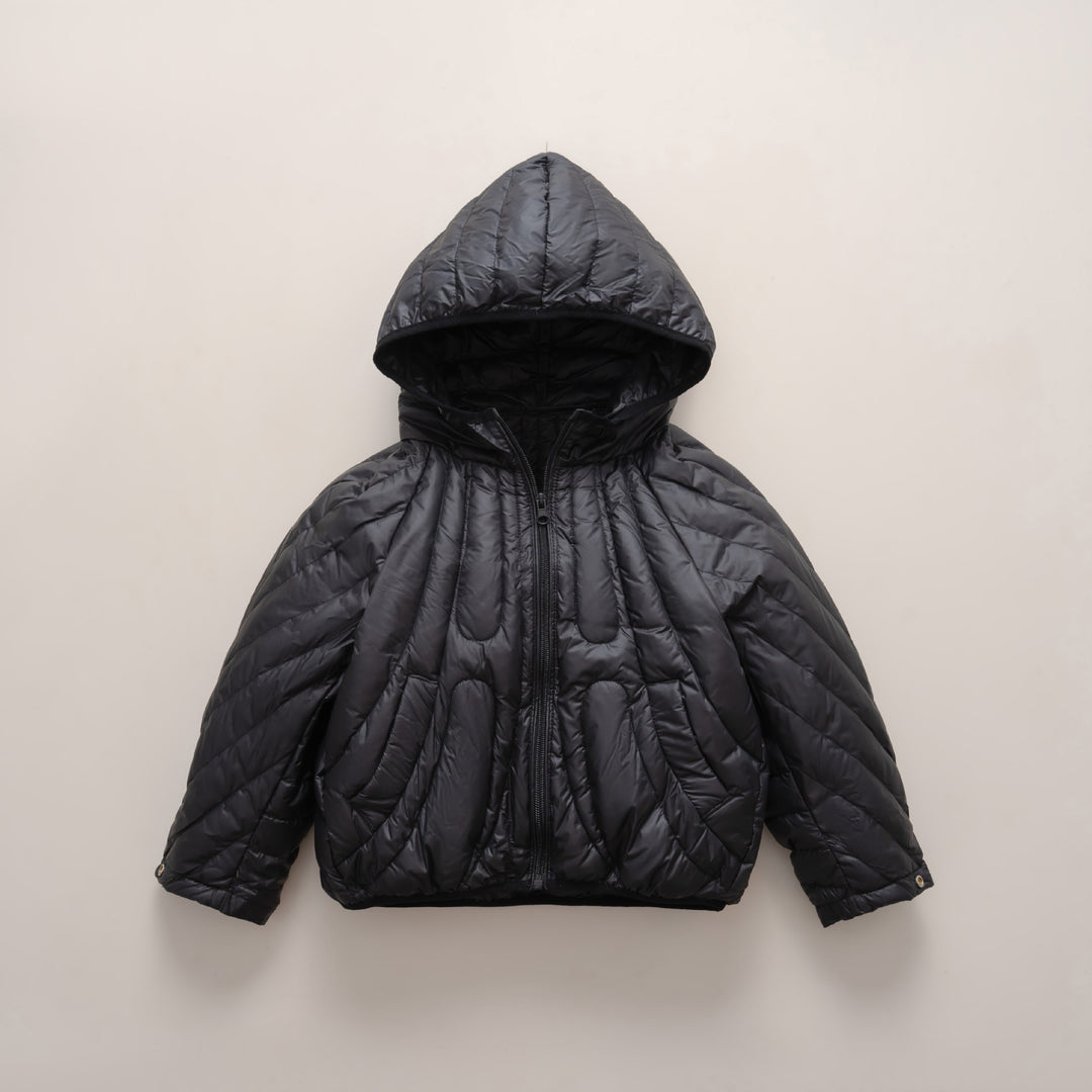 Damen gesteppte Jacke mit Kapuze und trendigem Design EB