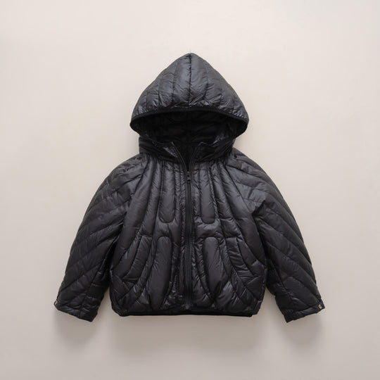 Damen gesteppte Jacke mit Kapuze und trendigem Design EB