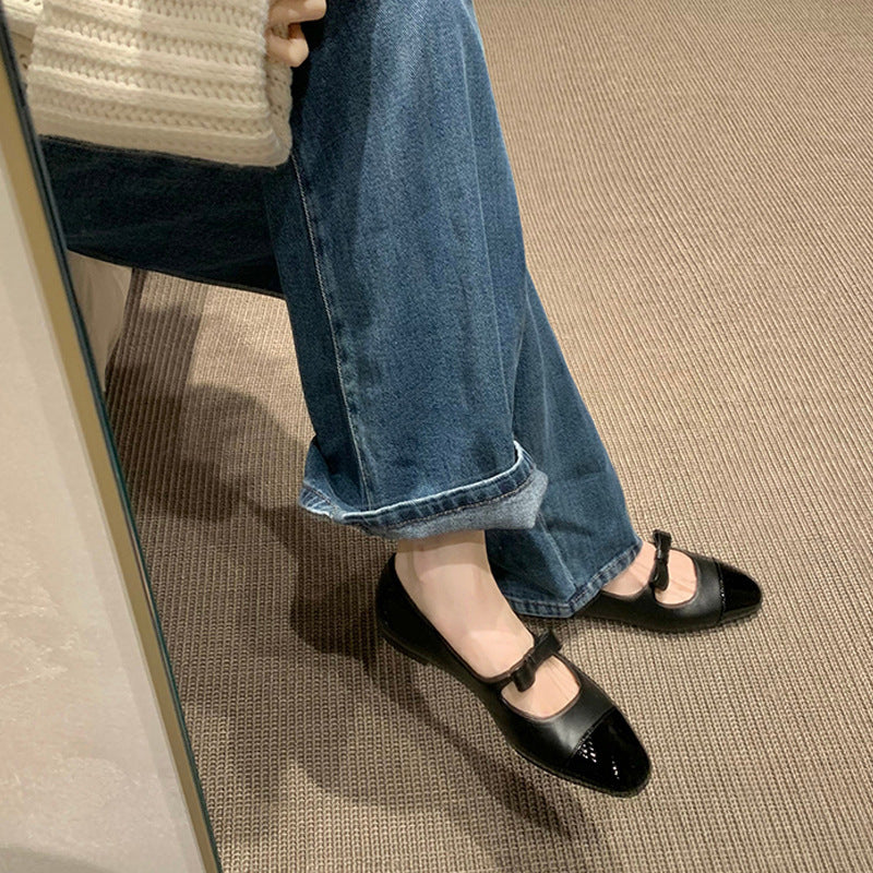 Damen stilvolle Ballerinas mit elegantem Lackerzit und feiner Schleifenapplikation EB
