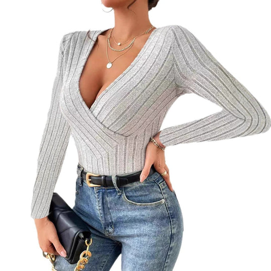 Damen Strickoberteil mit V-Ausschnitt und eleganten Rippdetails EB