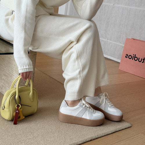 Damen Sneakers im sportlich-eleganten Design mit atmungsaktiver Obermaterialkombination und rutschfester Sohle EB