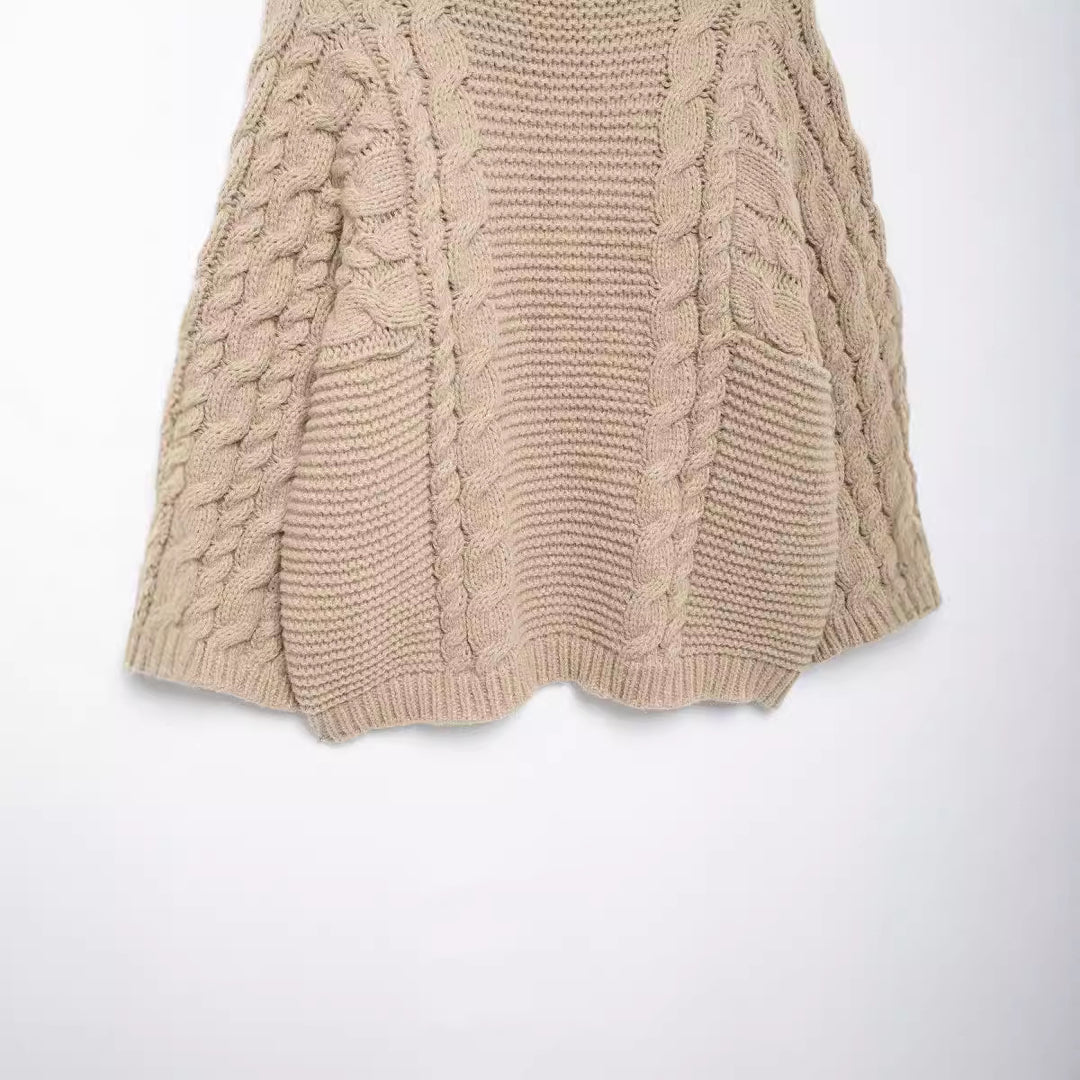 Damen Strickpullover im lässigen Oversize-Schnitt mit aufwendigem Zopfmuster EB