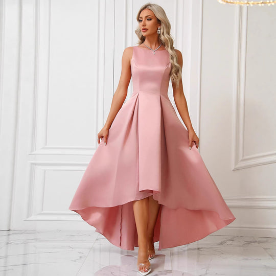Damen Elegantes Abendkleid mit asymmetrischem Schnitt und raffinierten Falten EB