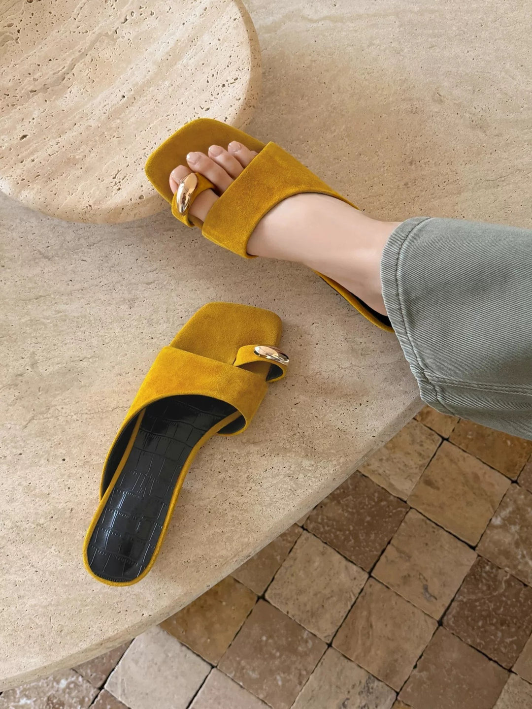 Damen Elegante Mules mit modischem Schnallenakzent EB