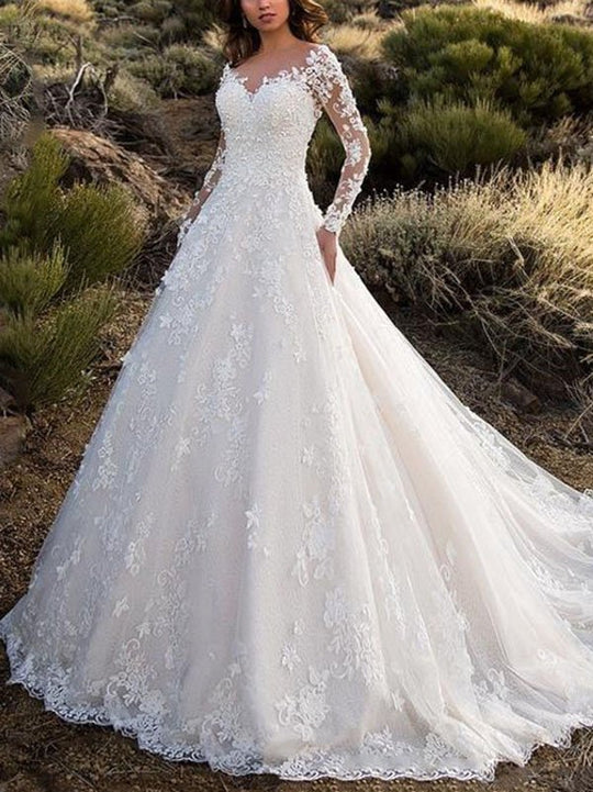 Elegantes Damen Hochzeitskleid mit Spitzenverarbeitung & voluminösem Rock für Hochzeit | EB