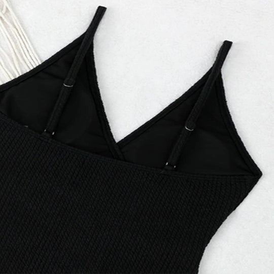 Damen Einteiler Badeanzug mit stilvollem Wickeldetail und modernem Ringakzent EB