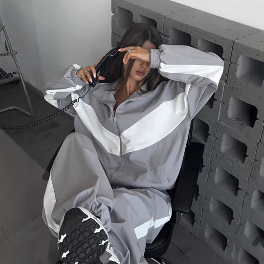 Damen Zweiteiliger Trainingsanzug aus Funktionsstoff mit Zipjacke und weitem Hosenbein EB