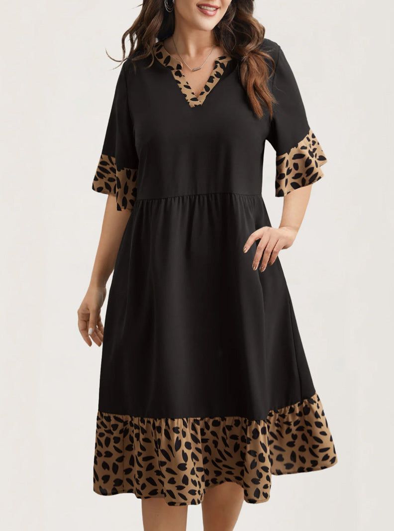 Damen Kleid mit modernem V-Ausschnitt und tierischem Musterdetail EB