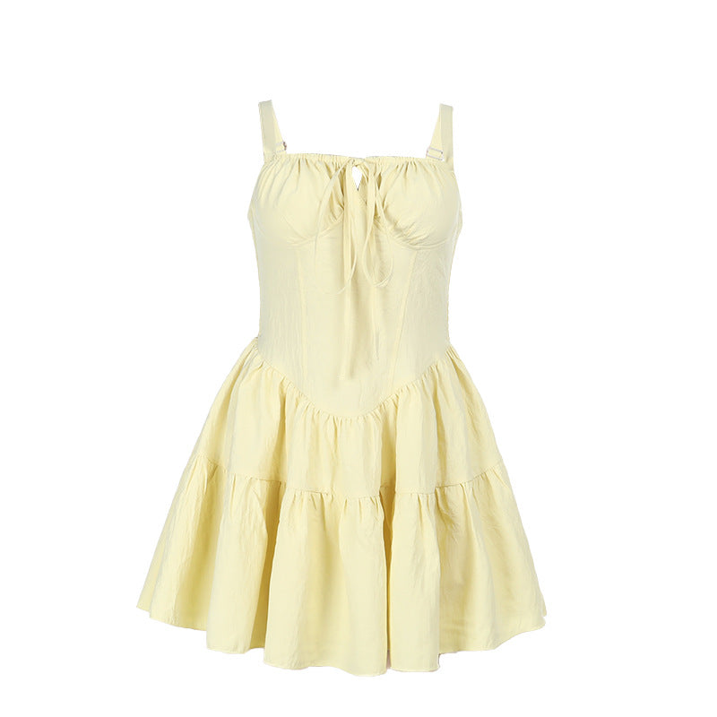 Damen Minikleid mit taillierter Passform und Rüschensaum EB