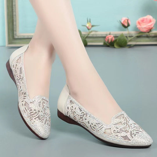Damen Elegante Ballerinas mit modischem Lochmuster und funkelnden Strassdetails EB