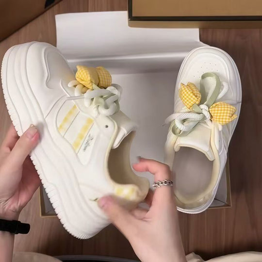 Damen Sneakers mit verspieltem Design und dekorativen Schleifen von EB