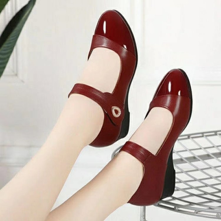 Damen Ballerinas mit modischem Riemen und eleganter Schuhspitze EB
