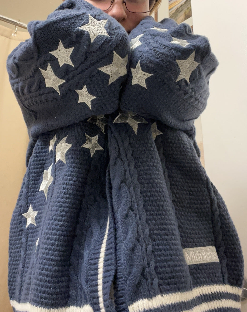 Damen Grobstrickjacke mit Sternen-Details und dekorativen Knöpfen EB