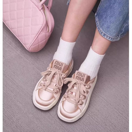 Damen Sneakers mit glänzendem Obermaterial und komfortabler Dämpfung EB