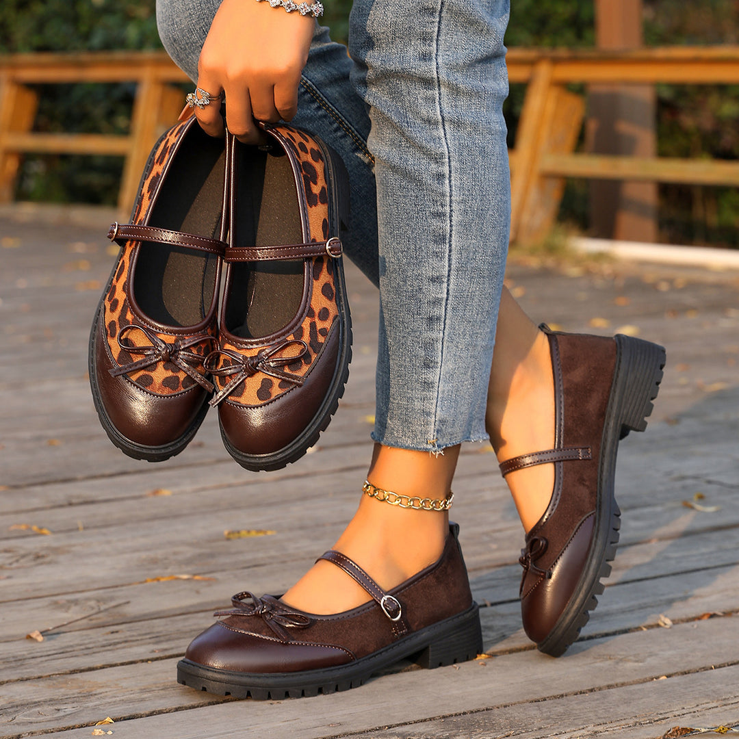 Damen  Vintage-inspirierte Mary-Jane Ballerinas mit Leopardenvelours, Zierschleife und profilierter Gummisohle EB