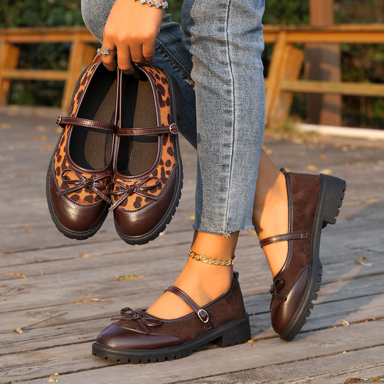 Damen  Vintage-inspirierte Mary-Jane Ballerinas mit Leopardenvelours, Zierschleife und profilierter Gummisohle EB